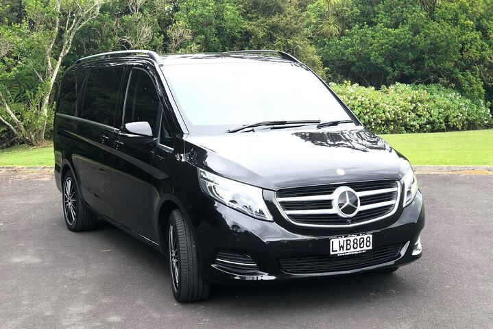 Mercedes Airport transfers in Auckland - Photo 1 of 3